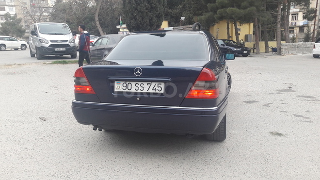 Mercedes C 220 1995, 367,000 km - 2.2 l - Bakı