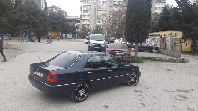 Mercedes C 220 1995, 367,000 km - 2.2 l - Bakı