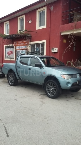 Mitsubishi L200 2008, 300,000 km - 2.5 l - Bakı