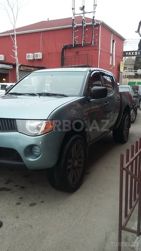 Mitsubishi L200 2008, 300,000 km - 2.5 l - Bakı