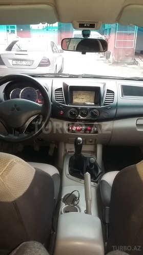 Mitsubishi L200 2008, 300,000 km - 2.5 l - Bakı