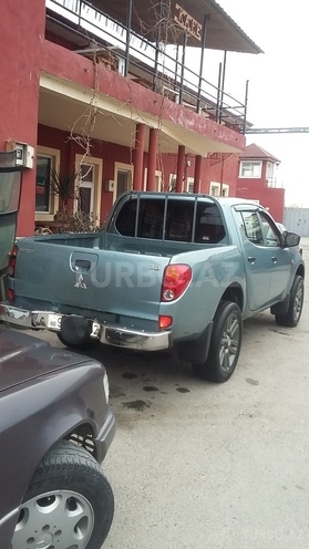 Mitsubishi L200 2008, 300,000 km - 2.5 l - Bakı