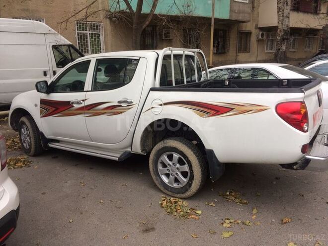 Mitsubishi L200 2012, 135,000 km - 2.5 л - Bakı