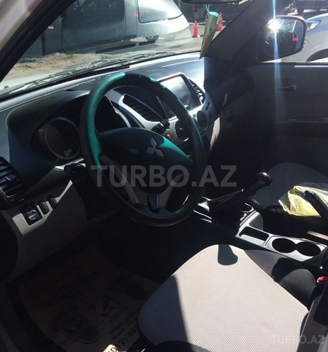 Mitsubishi L200 2012, 135,000 km - 2.5 л - Bakı