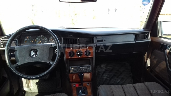 Mercedes 190 1990, 294,000 km - 2.0 л - Sumqayıt