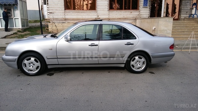 Mercedes E 240 1998, 267,500 km - 2.4 l - Oğuz