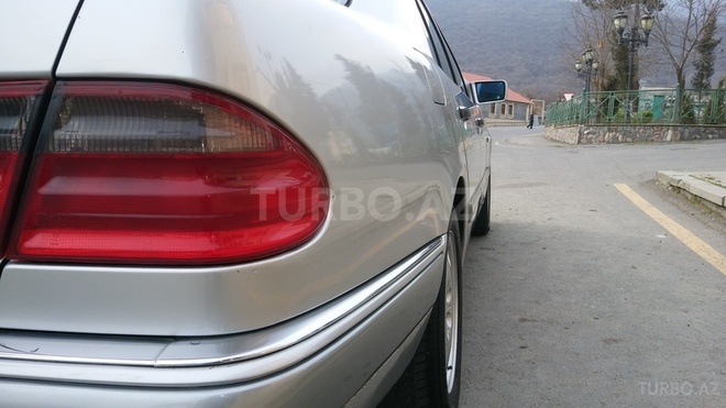 Mercedes E 240 1998, 267,500 km - 2.4 l - Oğuz