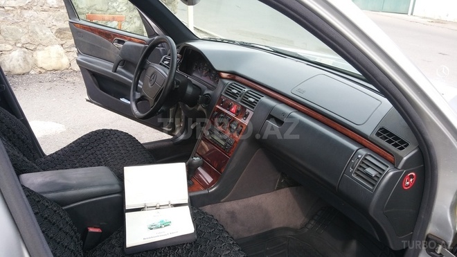 Mercedes E 240 1998, 267,500 km - 2.4 l - Oğuz