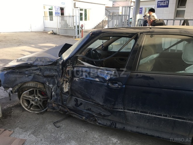 BMW 525 2001, 350,000 km - 2.5 l - Bakı
