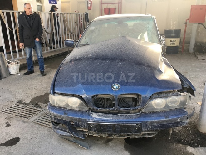 BMW 525 2001, 350,000 km - 2.5 l - Bakı