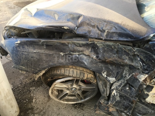 BMW 525 2001, 350,000 km - 2.5 l - Bakı