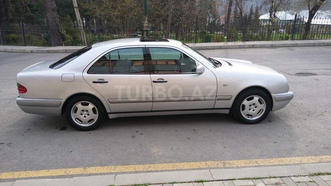 Mercedes E 240 1998, 267,500 km - 2.4 l - Oğuz