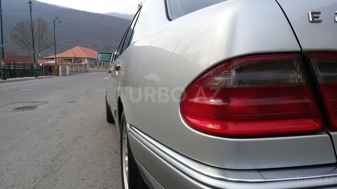 Mercedes E 240 1998, 267,500 km - 2.4 l - Oğuz