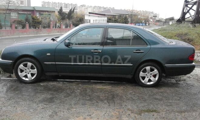 Mercedes E 220 1998, 280,000 km - 2.2 l - Bakı