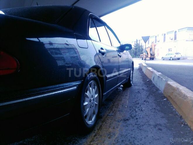 Mercedes E 270 2001, 338,000 km - 2.7 l - Bakı