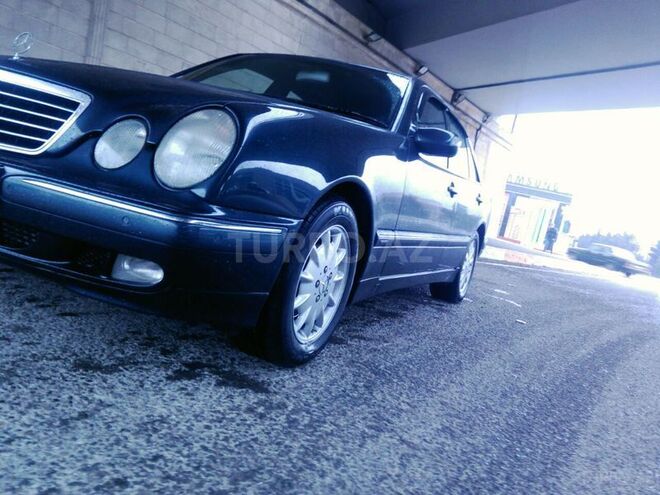Mercedes E 270 2001, 338,000 km - 2.7 l - Bakı