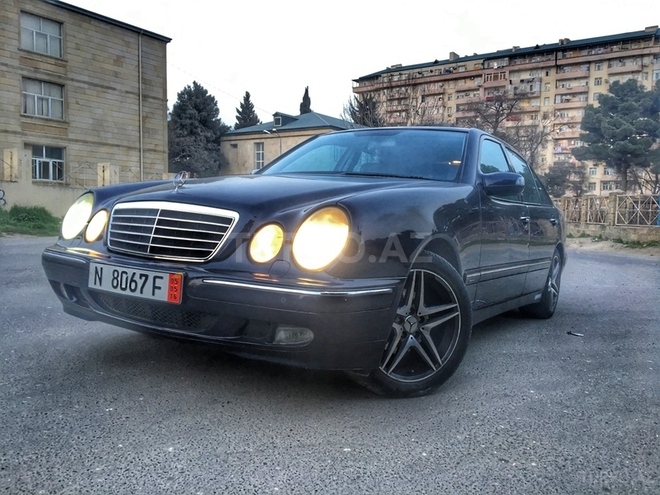 Mercedes E 240 2001, 260,000 km - 2.4 l - Bakı