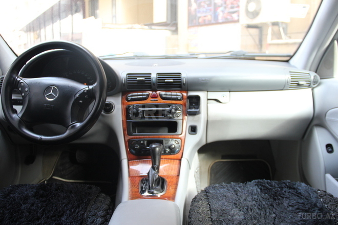 Mercedes C 240 2000, 210,000 km - 2.4 l - Bakı