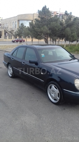 Mercedes E 240 1997, 234,000 km - 2.6 l - Sumqayıt