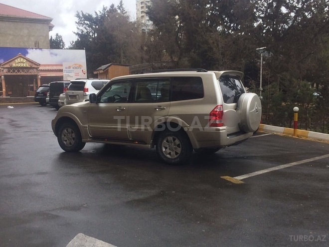 Mitsubishi Pajero 2003, 160,000 km - 3.0 l - Bakı