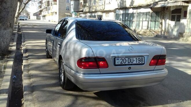 Mercedes E 240 1998, 250,000 km - 2.4 л - Gəncə