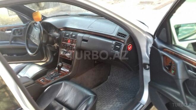 Mercedes E 240 1998, 250,000 km - 2.4 л - Gəncə