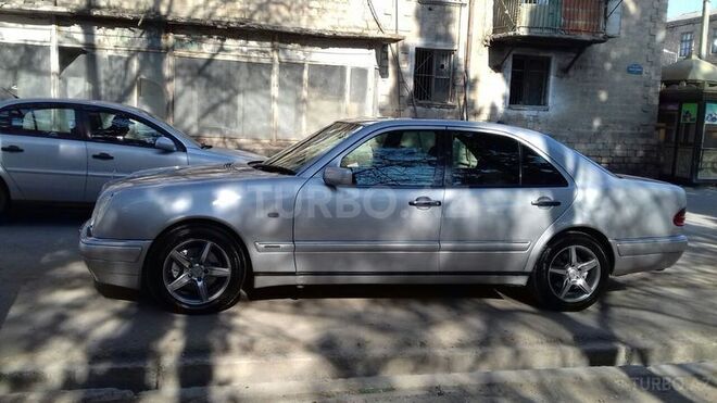 Mercedes E 240 1998, 250,000 km - 2.4 л - Gəncə