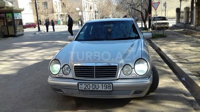 Mercedes E 240 1998, 250,000 km - 2.4 л - Gəncə