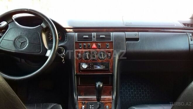 Mercedes E 240 1998, 250,000 km - 2.4 л - Gəncə