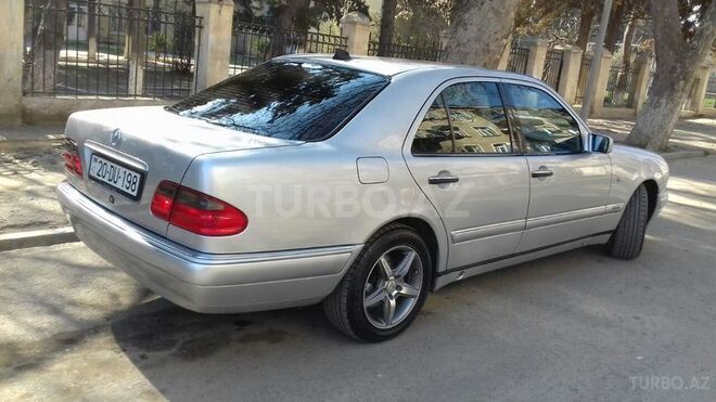 Mercedes E 240 1998, 250,000 km - 2.4 л - Gəncə