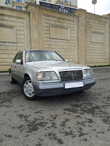Mercedes E 200 1993, 436,000 km - 2.0 l - Bakı