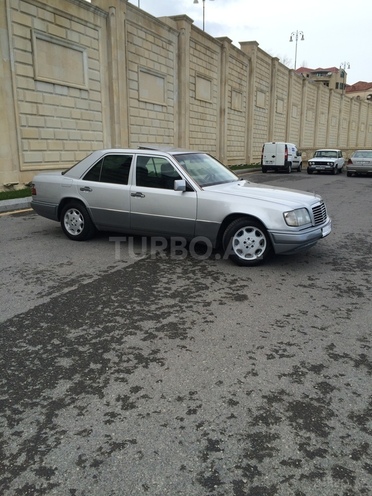 Mercedes E 200 1993, 436,000 km - 2.0 l - Bakı