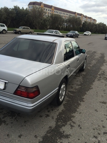 Mercedes E 200 1993, 436,000 km - 2.0 l - Bakı