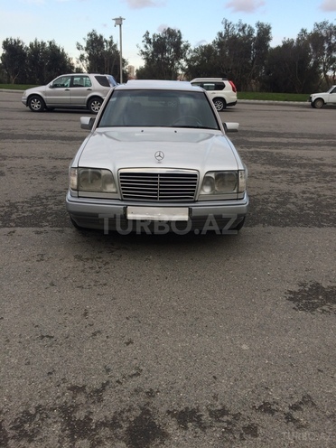 Mercedes E 200 1993, 436,000 km - 2.0 l - Bakı