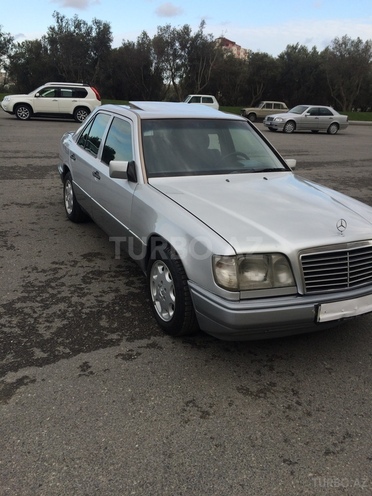 Mercedes E 200 1993, 436,000 km - 2.0 l - Bakı