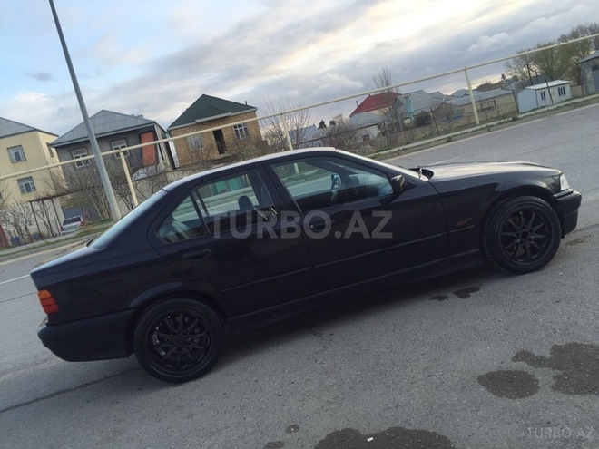 BMW 320 1995, 380,000 km - 2.0 l - Sumqayıt