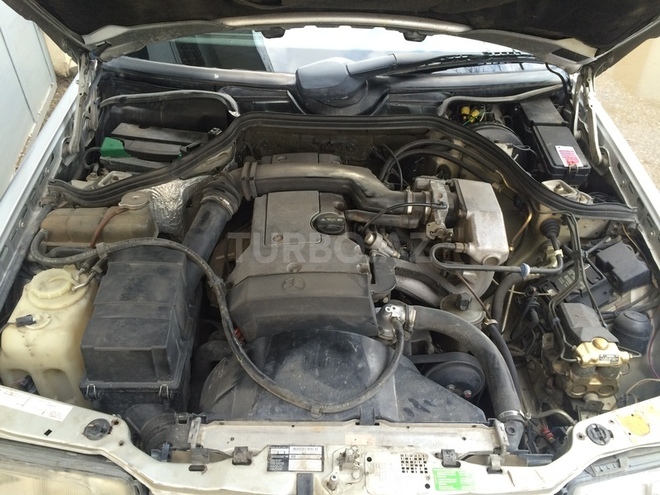 Mercedes E 200 1993, 436,000 km - 2.0 l - Bakı