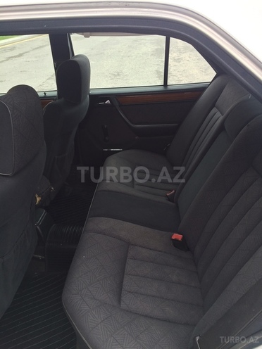 Mercedes E 200 1993, 436,000 km - 2.0 l - Bakı