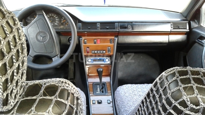 Mercedes E 220 1993, 380,000 km - 2.2 l - Xırdalan