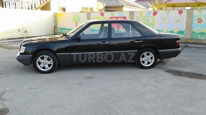Mercedes E 220 1993, 380,000 km - 2.2 l - Xırdalan