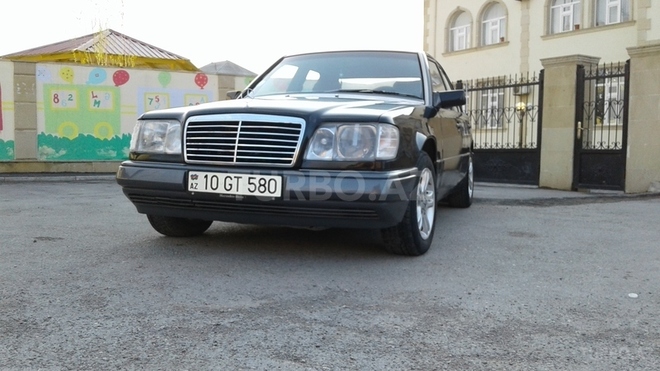 Mercedes E 220 1993, 380,000 km - 2.2 l - Xırdalan