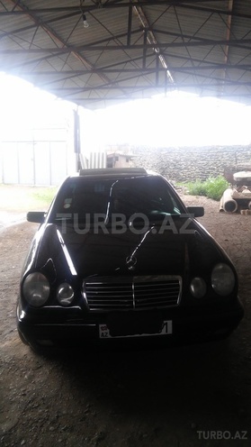 Mercedes E 200 1999, 320,000 km - 0.2 l - Mingəçevir