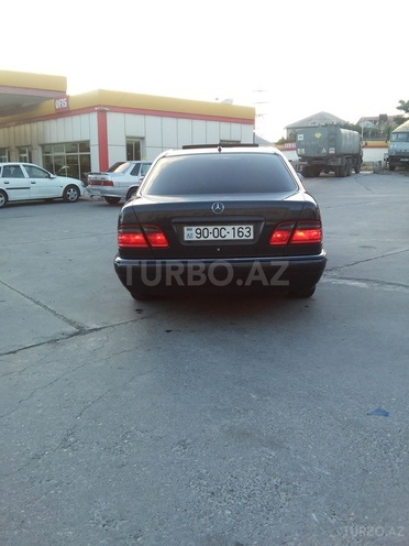 Mercedes E 240 1998, 250,000 km - 2.4 л - Bakı