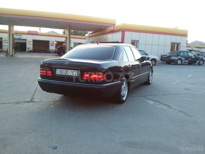 Mercedes E 240 1998, 250,000 km - 2.4 л - Bakı