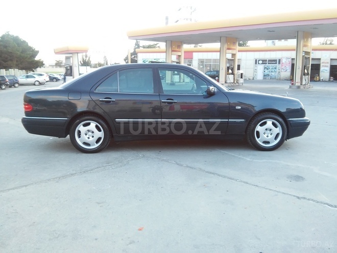 Mercedes E 240 1998, 250,000 km - 2.4 л - Bakı