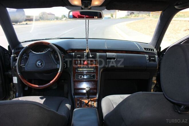 Mercedes E 240 1998, 250,000 km - 2.4 л - Bakı