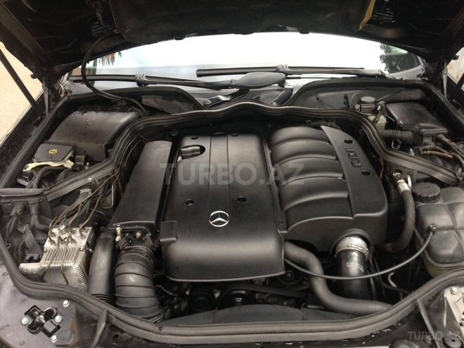 Mercedes E 220 2003, 253,000 km - 2.2 l - Bakı