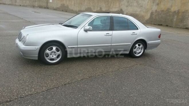 Mercedes E 320 2001, 131,000 km - 3.2 л - Bakı