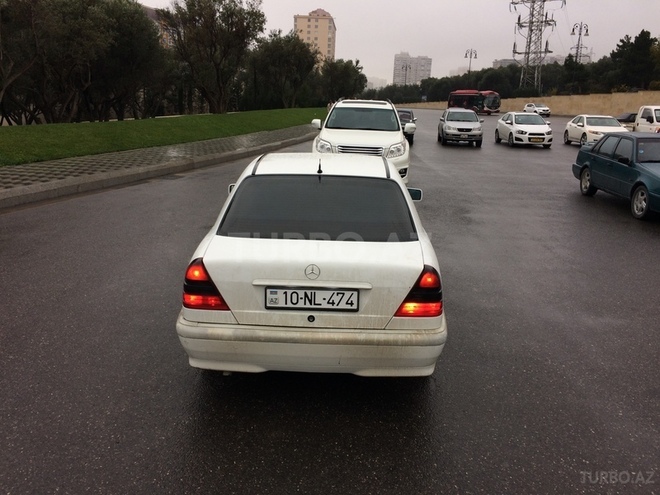 Mercedes E 240 1997, 300 km - 0.4 л - Bakı