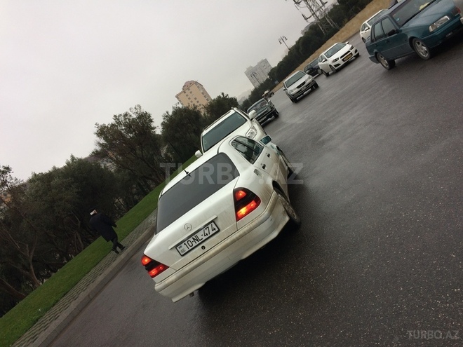 Mercedes E 240 1997, 300 km - 0.4 л - Bakı